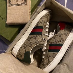 Kids Gucci Sneakers Size 33